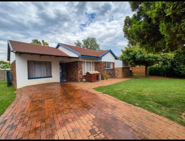 3 BEDROOM HOUSE FOR SALE IN WALDRIFT